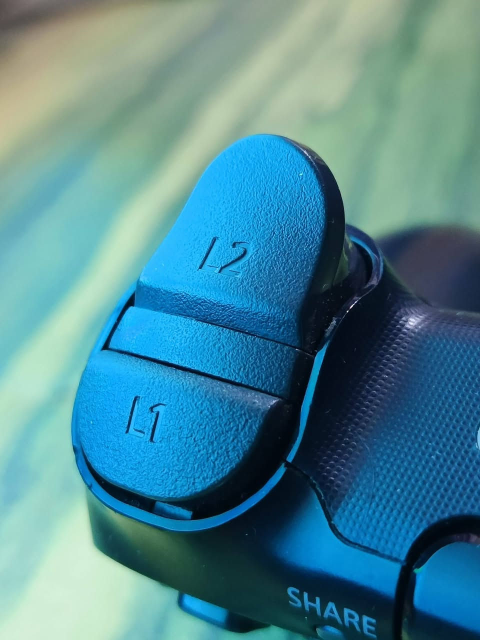 جويستك بلي فور اصلية 
ما بيها شي فقط الـL2 نسبة الضغطة مالته 75%
اما القرص فحم 
اثنينهم بـ٢٥ 
📍البصرة القديمة

***********
