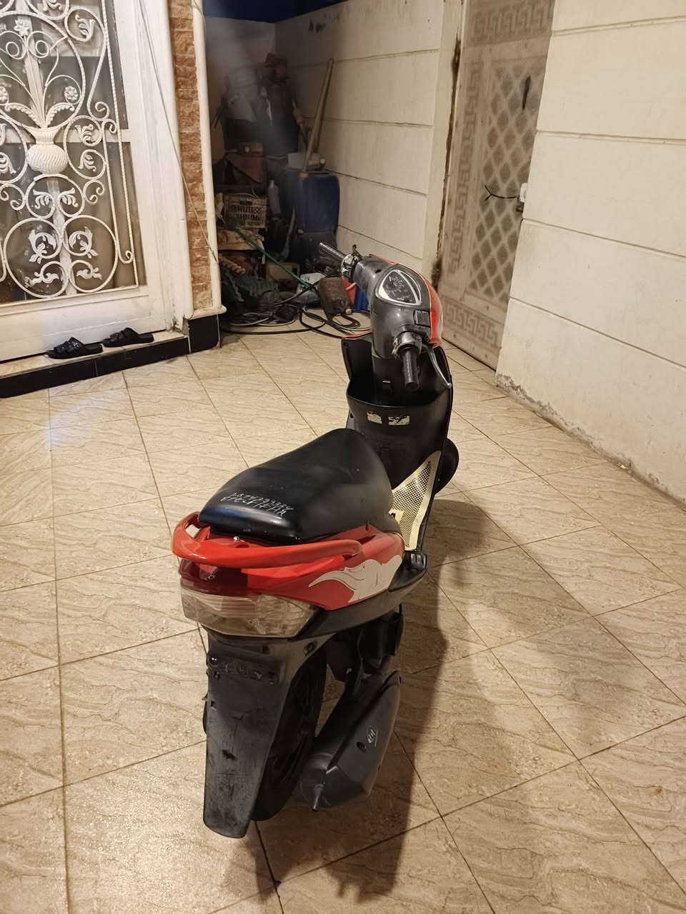 ماكس عدله وكيل مال رمبه الدرجه تخبل وخير من الله عبالك شحن مكينه خرسه سلف هندر الدراجه كلها بلاديه ومامفتوح بيها برغي شلعه ومعدل كهربائية كلها شغاله مذب برغي عليها ادير كل امزويل كفر اصلي مختوم يماها مو تجاري مسويله تكحيل وبوليش ملحها حلو عدادات شغلات كفاله عامه سبب للبيع خذتها لامتحانات وكملت بعد محتاجها لان عدي سياره ليش تنترك حرامات وبيها منفيس ومكتبه السعر 750 العنوان بابل حله مركز مدينه الرقم ***********وبي وتساب
