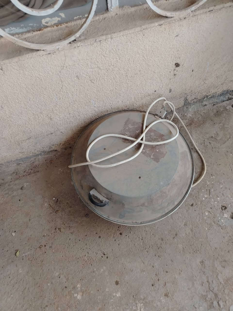 السلام عليكم اخوان طباخ وغساله وتنور كهربائي للبيع  ***********
