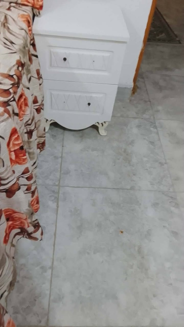 غرفه ام دي اف  خشب تركي ثكيل نفس مماواضحه بصوره جربايه بيهه  اربع قلابات كل قلاب بي مخزنين  كبار  قيم واخذ لاتكسر بيهه     اضرار بيهه فاتيه موجوده  بس يدات بيسطه


**إذا كنت صاحب هذا الإعلان وتريد حذفه لأي سبب، رجاءا أرسل رسالة إلى الدعم الفني**
