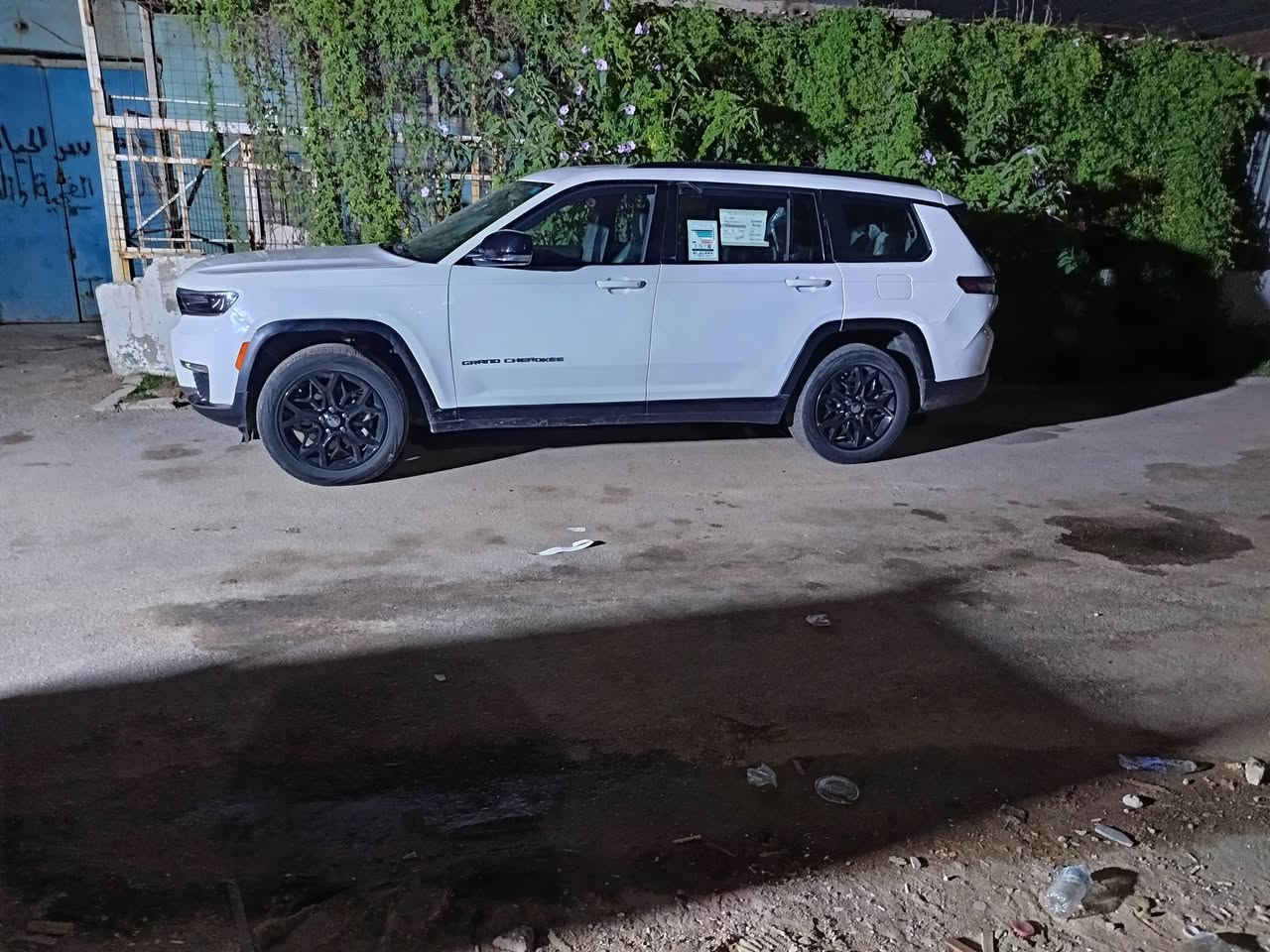 جيب مديل 22 فول للخير 
سعر 220 
بيه صبغ صفحه والكصه الي بل قماره 
مكينه كير صدر كله. جديد 
سياره ضربت عدي بل عراق 
او مراوس عادي بلاندكروز او تاهو 
***********
