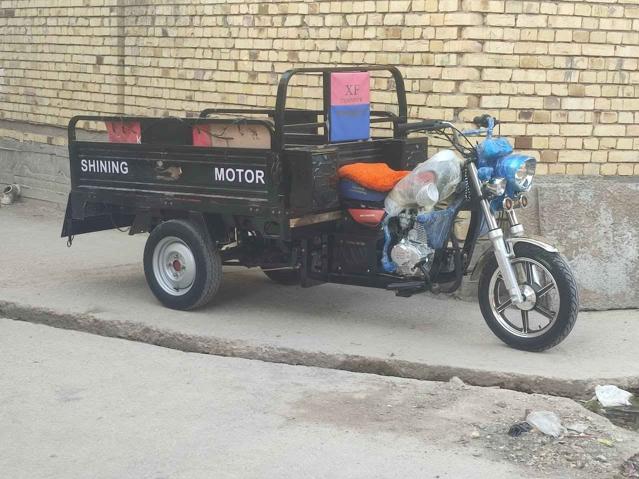 سلام عليكم السود البيع موديل 23
صاله 10شهر طلع من الوكيل علي كاظم المرور وراق 
التواصل 
***********
