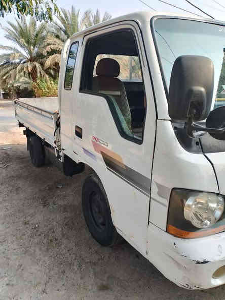 سلام عليكم البيع ام عيون 2001 سياره مكفوله حداديه جديدة تايرات جدد  السعر 65 وبيها مجال اتصال *********** نجف بل عباسيه
