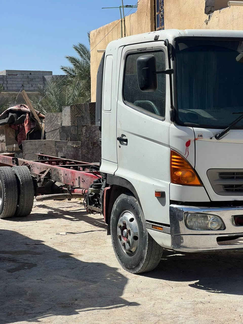 السلام عليكم هينو شيطان دخول جديد محرك 80 فول عادي 6سلندر سياره مكفوله كفاله عامه زيررررو مامشتغله بل عراق عله وضع اليابان طوله سته وربع سياره بدون رقم تسجل بتسجيل الجديد مكاني البصره القرنه ***********
