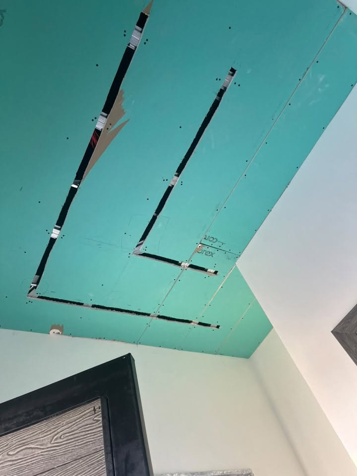 ديكورات هندسيه بتصاميم مودرون
كافه النقشات الحديثة والتصميم الحديث

مواد وعمل بضمان 

كادر كامل داخل مدينه الموصل

***********//علي

