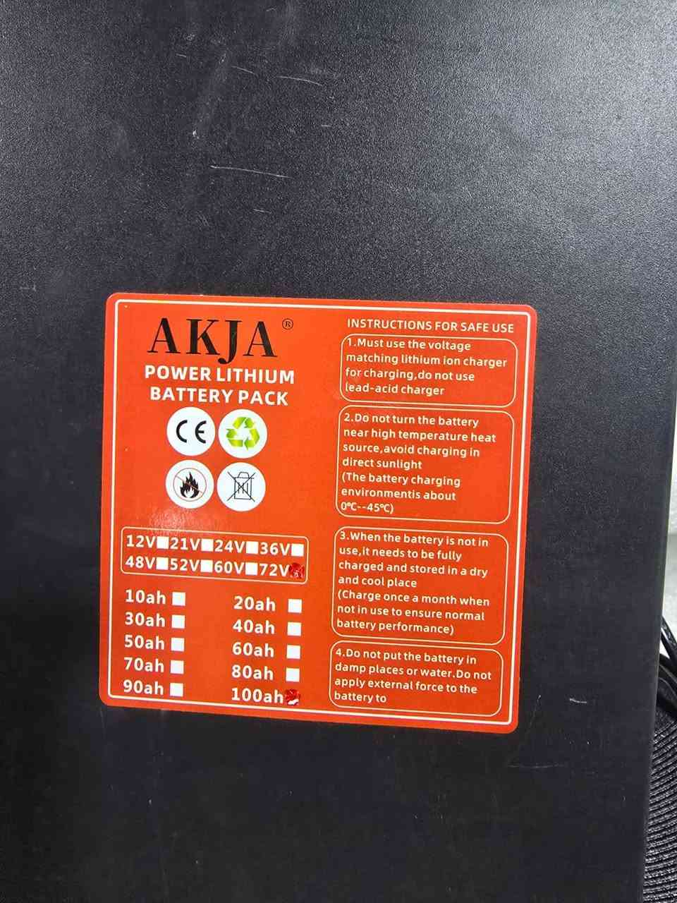 السلام عليكم بطاريه 72فولت مواصفات الحديد تقطع مسافه 80كيلو 40امبير رقمي للتواصل ***********
