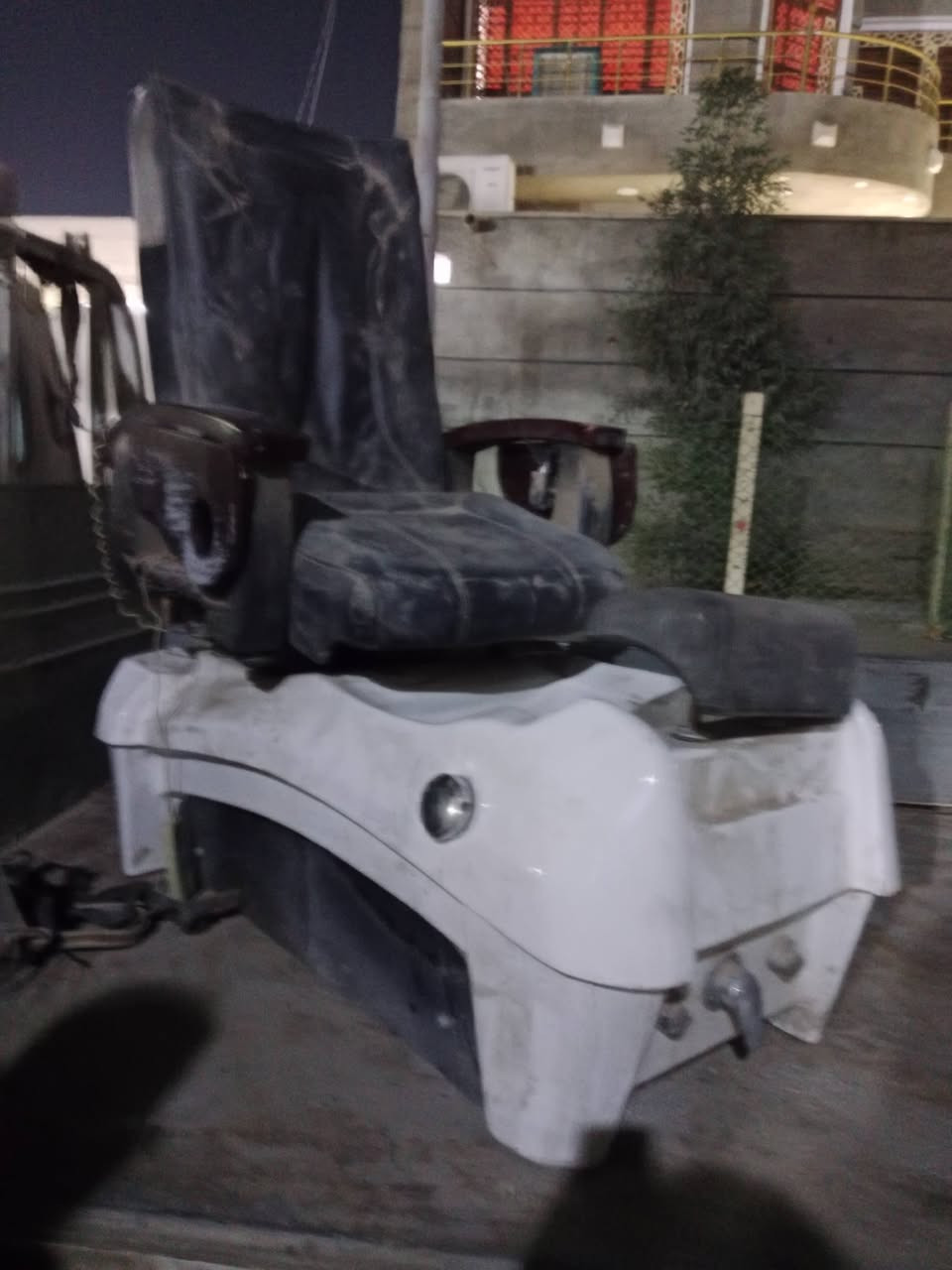 السلام عليكم غراض صالون للبيع كلمن وسعره عوزهن نضافه بس ***********
