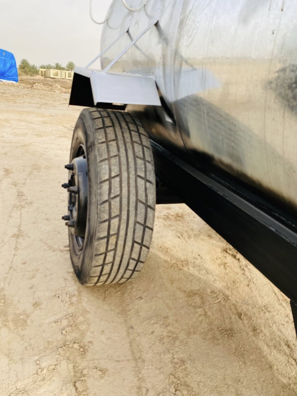 سلام عليكم موجود مقاطير للبيع درجه اولى يوجد حديد ومقلون سعه ٥٠٠٠لتر شغل الشمال دنكير أوربي تاير ٢٢ونص شركه الشمال العراق بسعار مناسبه جدآ جدآ جدآ ويوجد تانكيات١٠تلاف لتر و٥٠٠٠لتر مغلون ***********
