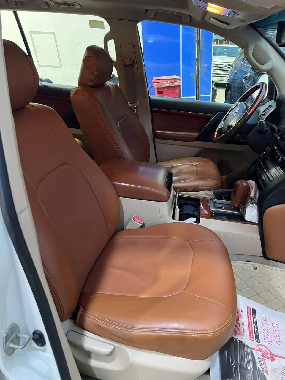 السلام عليكم
لاندكروز موديل 2015 فطيم كفالة عامة 

استفسار 📞 ‭0773 210 4757‬

السعر 410 وبيهة مجال

العنوان📍زيونة تقاطع ملعب الشعب خلف محطة وقود المثنى 

معرض الليث لتجارة السيارات
