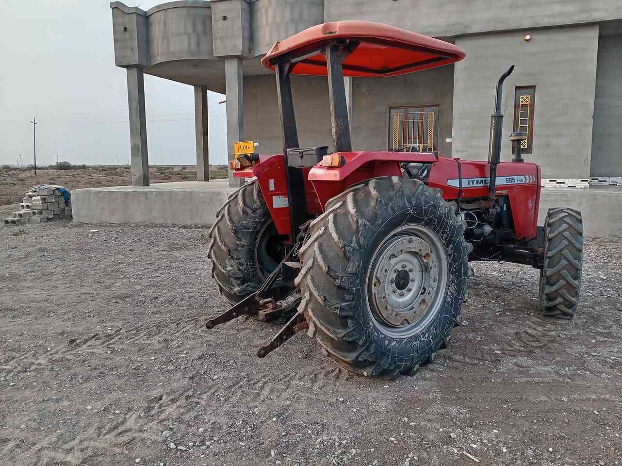 تركتر فوركسن ايراني دبل بلادي كلو شركة محرك كير اكسن موديل ٢٠١٣رقم وسنويه شرط التحويل العنوان صلاح الدين  الشرقاط
للاتصال ***********
