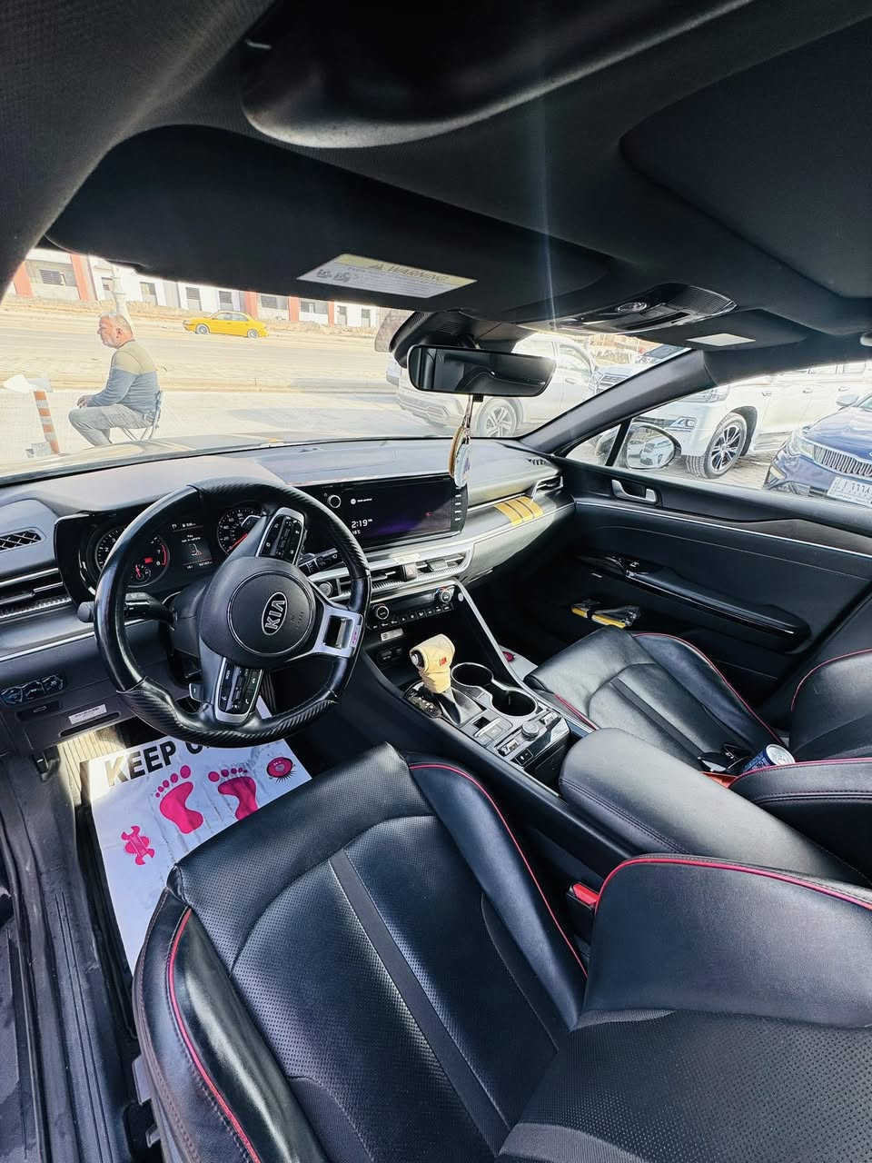 K5 gt
فول مواصفات السيارة ومحرك وكير وحدادية فول نضافة ولا برغي مفتوح بيهن بعدهن بحالة الوكالة سيارة جديدة حرفياً ونضيفة 
بانوراما 
تبريد ثلج مناخ منفصل للسائق والراكب 
دشبول ولا شخط ولا مفتوح 
تبريد وتدفئة كشنات وتدفئة ستيرن 
خزن ميموري للمقاعد 
سستم صوتي boss
رادارات امامية قيادة ذاتية ومثبت سرعة ذكي 
تشغيل عن بعد وفتح صندوق عند الاقتراب 
اوتو هولد + سايد بريك الكتروني 
لايتاتها جدد جدد وقويات كلش 
سيارة بصمة و كاربلي ومودات تغيير القيادة بيها سبورت بلس يجي فقط بالجيتي 
جام السيارة مدعم بطبقة السولو كلاس للحماية من الشمس من الوكالة 

سيارة جديدة بكل معنى الكلمة. 
للاستفسار على السعر تواصل مع الرقم ***********
