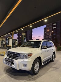 بسم الله الرحمن الرحيم لاندكروزه ر ٢٠١٠Gxr ٦ سلنده ر مكفول  كفاله عامه...