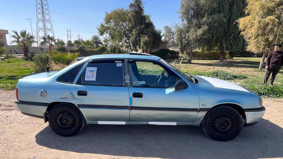 السلام عليكم 
للبيع
📌اوبل فكترا موديل 1990
📌لون سمائي 
📌محرك 20 كير محرك شرط الفحص 
📌سنويه وهزه جديده لل 2031 بسمي تحويل ثاني يوم رقم بغداد دولي 
📌صدر امامي خلفي جديد
📌تخم تاير نص عمر 
📌السعر فقط 33وبيها مجال 
📍للاستفسار الاتصال ***********
