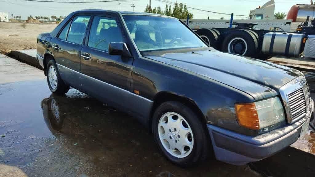 السلام عليكم
مرسدس دب مديل 1993
محرك VVT3000
كشنات كهرباء +مرايات كهرباء
تبريد شغال
حداديه اماميه خلفيه جديد
تخم تاير
سنويه جديده بأسمي مداور ثاني يوم
سعر 45وبيه مجال العنون البصره قضاء الدير 
رقم الهاتف ***********
