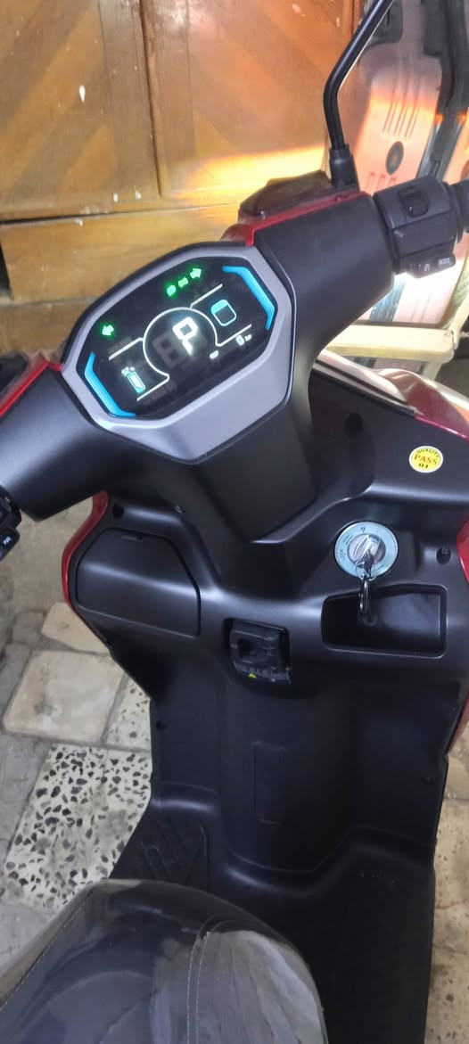 دراجة ياديا ليثيوم أعلى فئة بلياديا صارلي 25 يوم ماخذها والوصل موجود ضمان 3 سنوات مماشية هواي مغلف الكشن مالتها مكاني بغداد الجادرية سبب للبيع لغرض السفر بلعافية علياخذها السعر اتصل وتدلل *********** وسعرها معروف بلشركة مليونين وخمسين بس اني عارضها جوة السوك
