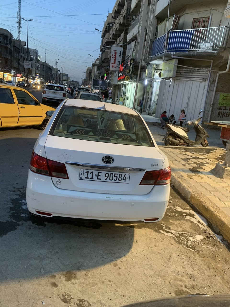 سلام عليكم بي واي دي  موديل 2013 كير عادي المرغوب رقم بغداد  مواصفات معروفة تحكم فتحة حساسات فول زنون بصمة تشغيل وابواب وصندوك حماوة انسة كفالة عامة مكينة كير تايرات جدد ميحتاجلهة اي مصرف بيهة صبغ بس دعاميات ودواير خلفيات بس علة كدهن سعر 67 بيهة مجال بسيط ولسوك كلشي بي للاستفسار ***********
