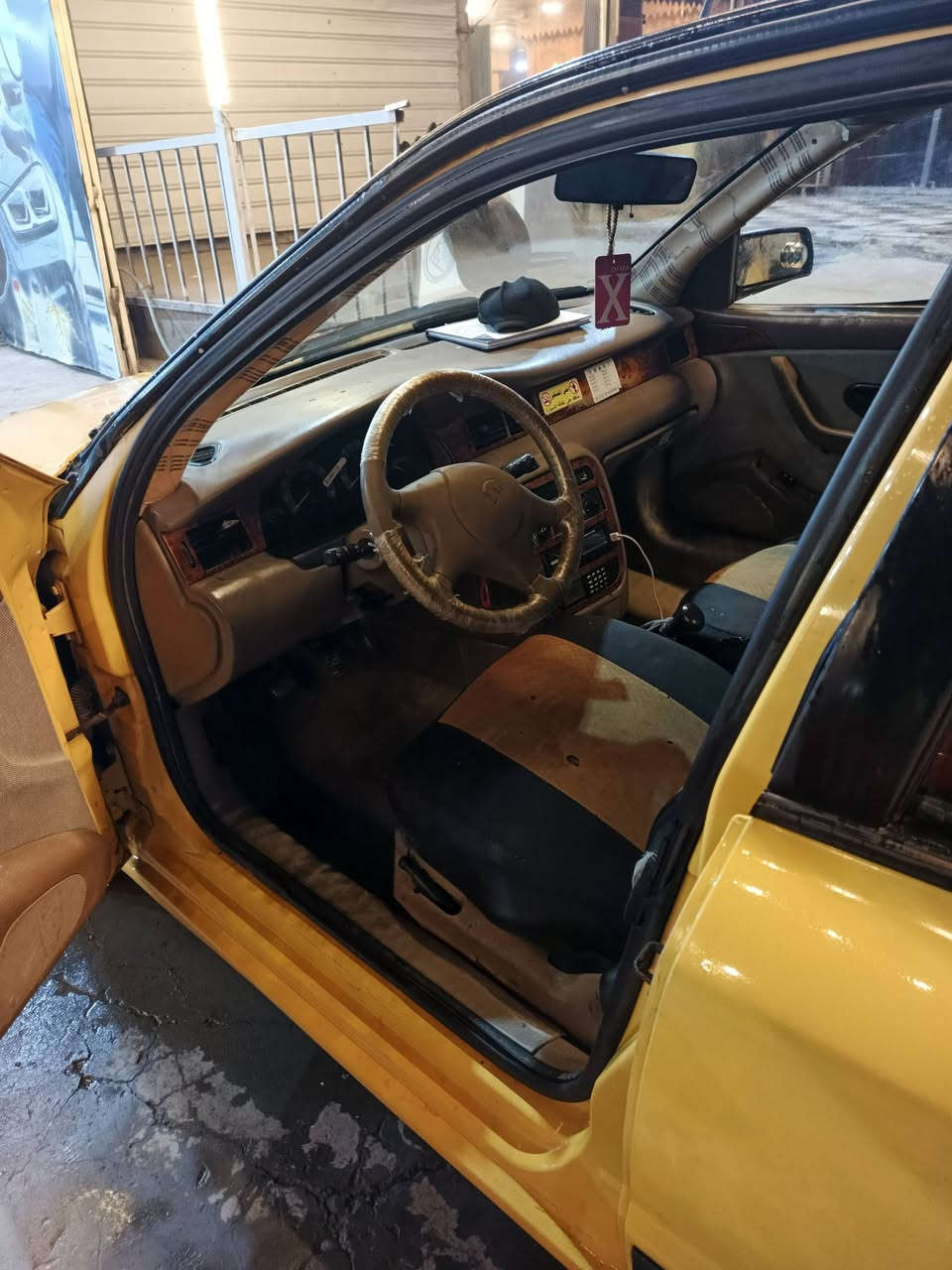 السلام عليكم سمند الموديل ٢٠١٢ بسمي هيه مصفره غرامه هم مصفره بيه تبخير ولواحض بصيطه لن ماتفرغله وتجي وتشوف بعينك حلوه السياره الاستفسار اتصل  *********** السعر ٣٥ وبيه مجال
