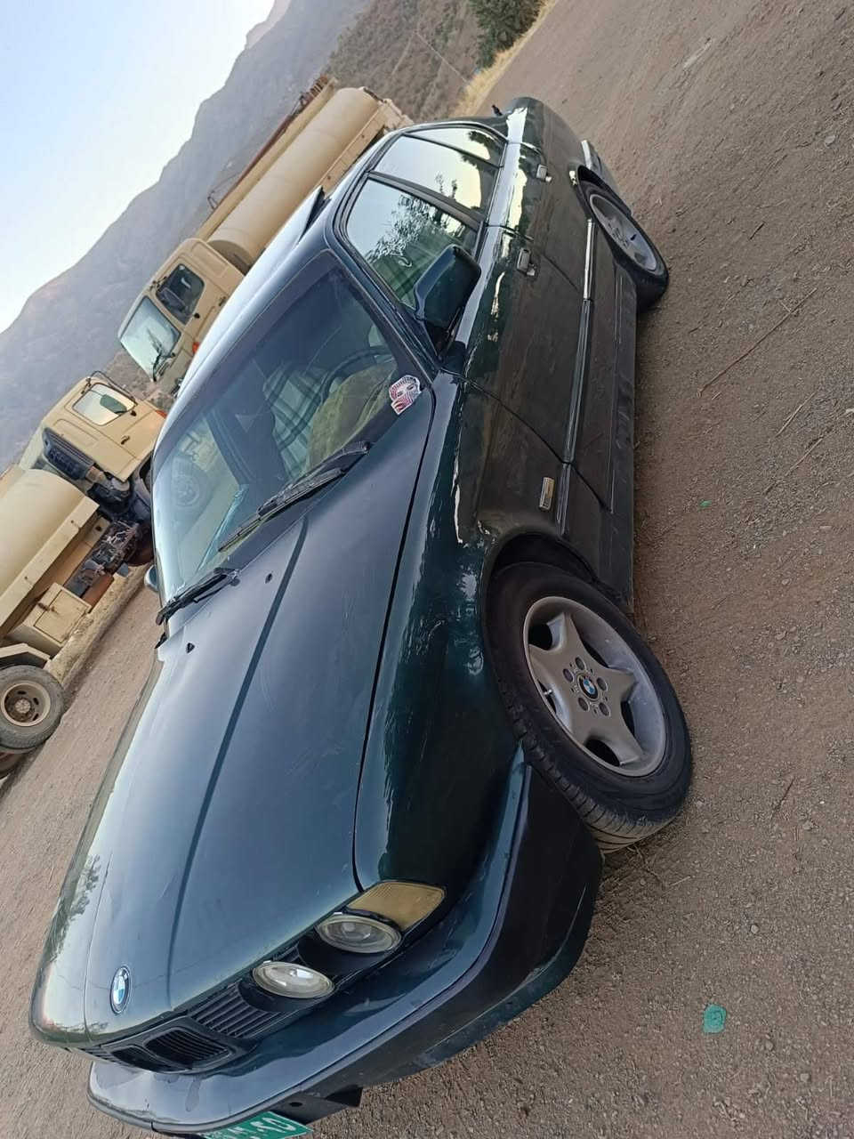 بيئيم موديل 1993 ئارمى پلاستيكى هه ولێر به شه رتى 
ئارم و ئه وليات مكينه 525ى كپس ديجيتال گێرعادى
سياره كه نمونه يه له جوانى و توندوتولى گێرو مكينه و اكسل و داروبه ردى به شه رته بێ ده حم و لێدراوه ته نها شانه كانى موسه نرخى 33و معامله يه كى برايانه له سورانم *********** أربيل, العراق
