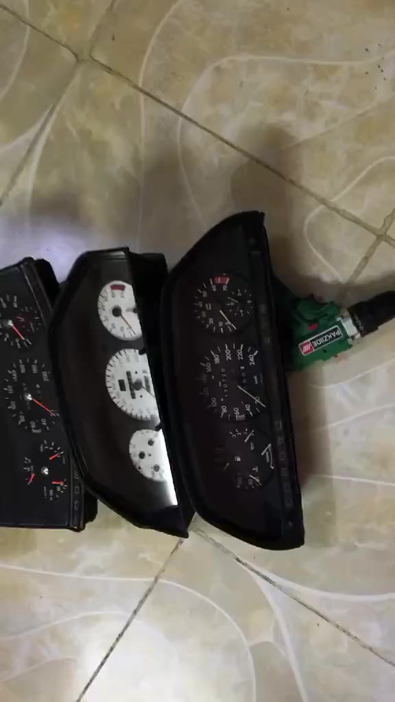 توفرن كيجات مرسيدس قديم كله جديد حاويه 
W116/W123/W124/126
*********** غير متواجد علانترنت
