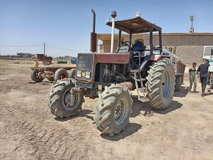 مكينه بيلاروس دبل اكسن موديل 2006بدون مكينه شرط اكسلات حجم1025السعر 50وبيها مجال مكانه جنوب الموصل للاستفسار ***********
