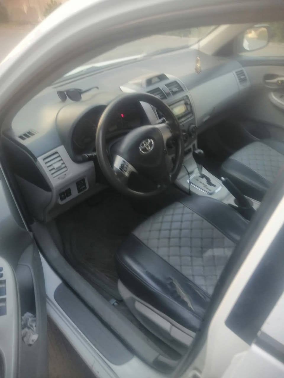 كورله أمريكي ٢٠١٢
ماشيه ١٥٤ الف بدون اي ظرر فقط الدعاميه الاماميه والخلفيه السياره عندي من ٢٠١٤ مال بيت جاهزه بدون اي نقص الاتصال على الرقم *********** بغداد, العراق
