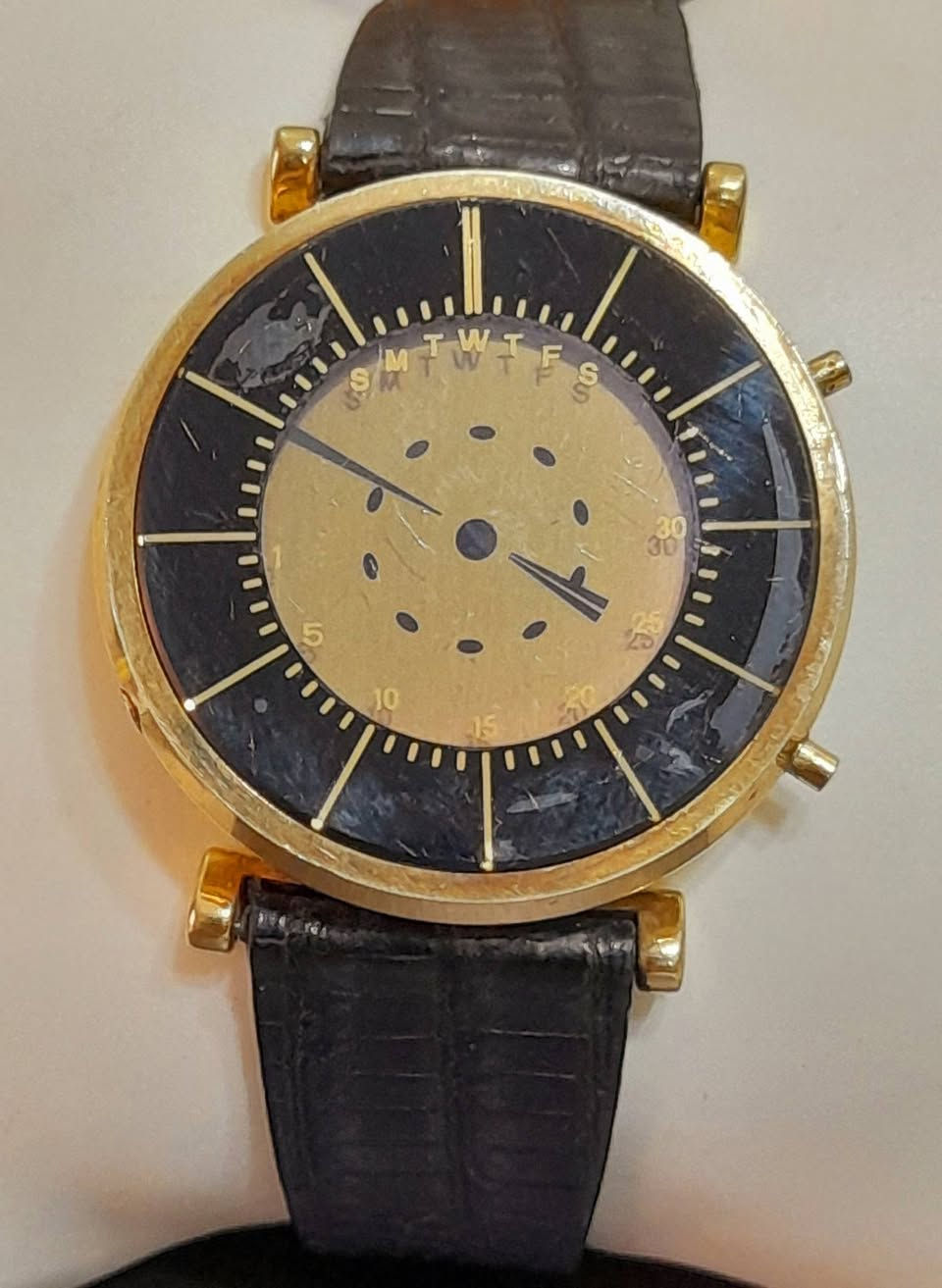 Costa silver 💥 
ساعة Starburst من Texas Instruments، أول ساعة إلكترونية كاملة، نادرة ومتعددة الوظائف، تعمل بنظام كوارتز  بطاريه إنتاج الولايات المتحدة  الأمريكية  .طلاء  دهب. الغطاء من الفولاذ المقاوم للصداء يقفل بالضغط .اصدار ١٩٨٠.مرفق متوسط سعر الساعه بأحد المواقع الإلكترونية 
.😍😍
📌العنوان: طنطا شارع المديرية.
                 طنطا شارع الجلاء
جنوب سيناء. شرم الشيخ .السوق القديم مول تيران محل ٨٠
للتواصل والإستفسار على رسائل الصفحة أو واتس 01000188248

متاح شحن جميع المحافظات.
الدفع فوري .فودافون كاش أو عند الاستلام 

#كوستا_للفضيات #فضه #انسيال #احجار_كريمة #دلاية #Costa_sliver #silver_jewelry  #silver #ring #bracelets  #stones #gemstone #sale #watches #swisswatches #silverstone  #gift #Pandora 
#Fashion #fashionlover  #pandent  #sterlingsilver #pearls #jewelryfactory #manufacturer #silvermaker #daily #jewellerydesign


**إذا كنت صاحب هذا الإعلان وتريد حذفه لأي سبب، رجاءا أرسل رسالة إلى الدعم الفني**