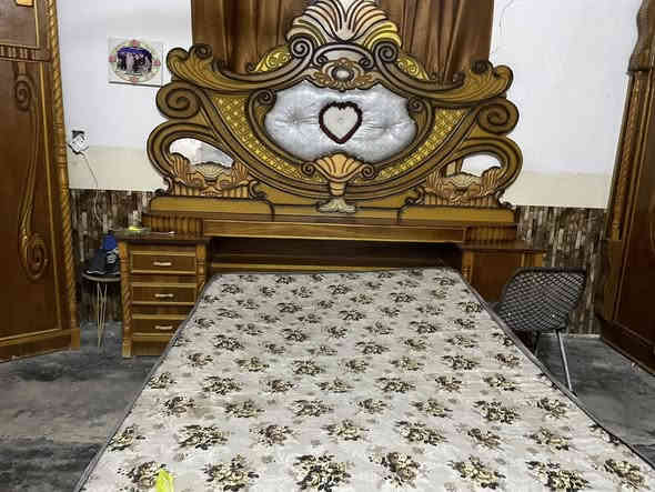 سلام عليكم قرفه للبيع حيل مستعجل مكاني ل ٥كيلو زيتون *********** ادمن وافق
