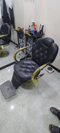 كراسي حلاقة • بصره زبير • ثنين