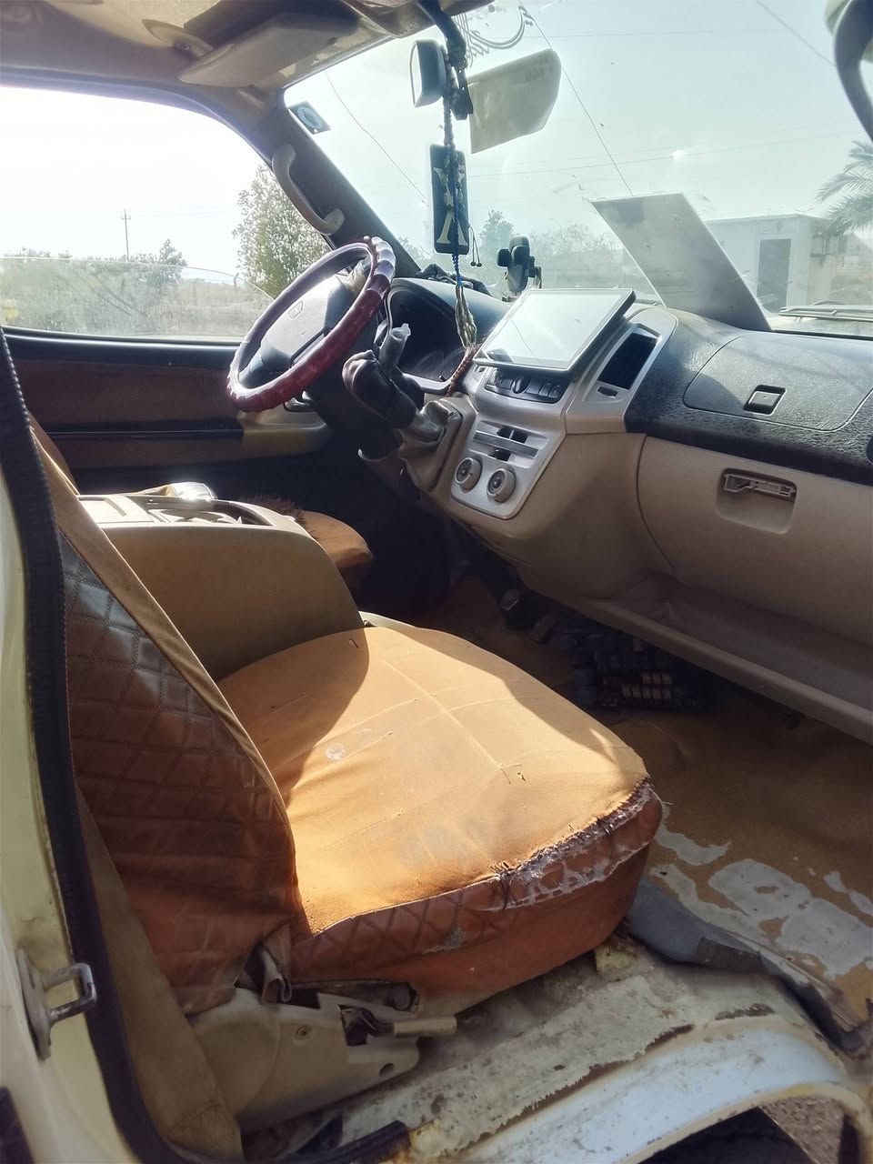 سياره جنبي مديل 2014 سياره مكفوله مكينه و كير جديد سعره 77 وبيه مجال
رقم الهاتف *********** وبي واتساب
