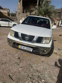 نيفارا ٢٠١٤ نضيفه بيها بارد بلباب الوره بيها منضومة غاز السياره شماليه...