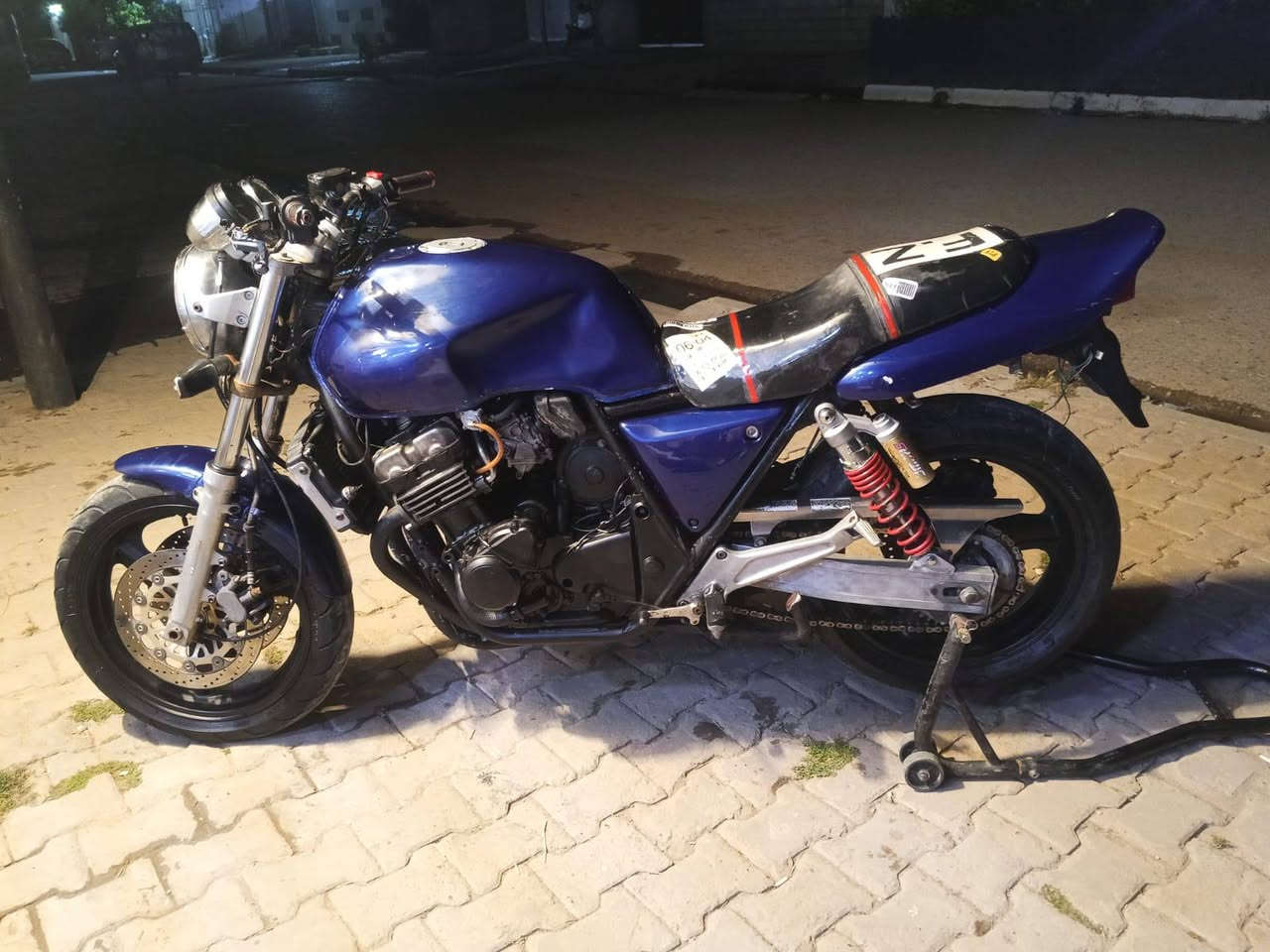 بطح سعر 9 اوراق شراي خابر
سيبي 400 دراجه تخبل محرك مفتوح مرتب اوراق كامل دراجه أحله من صوره مكان كركوك رقمي ***********
