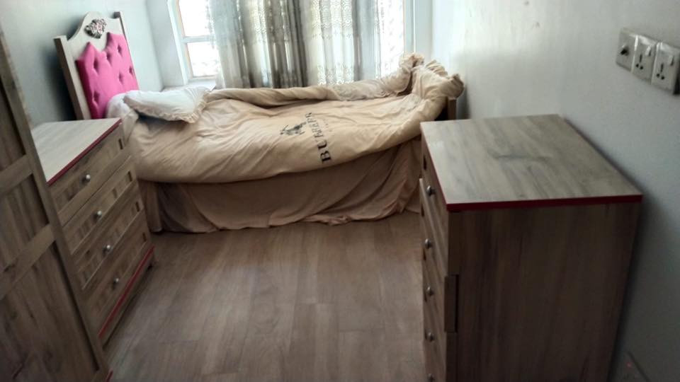 يوجد. غراض بيت كامله كاميرات شاشات ثلاجه طباخ طخم زوليه كاشان ستائر مبردات غرف نوم نفرين ونفر. الصور بالتعليقات  تواصل واتساب ***********
كراسي بلاستك ٢٠ كرسي جديد مع طبلات
غساله اوتامتيك المانيه
