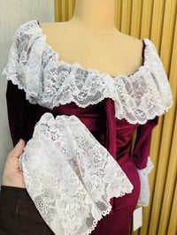 فستان موديل فكتوري ♥️ خامه قديفه مخمل 🔥   قياس فري سايز يلبس من وزن 50...