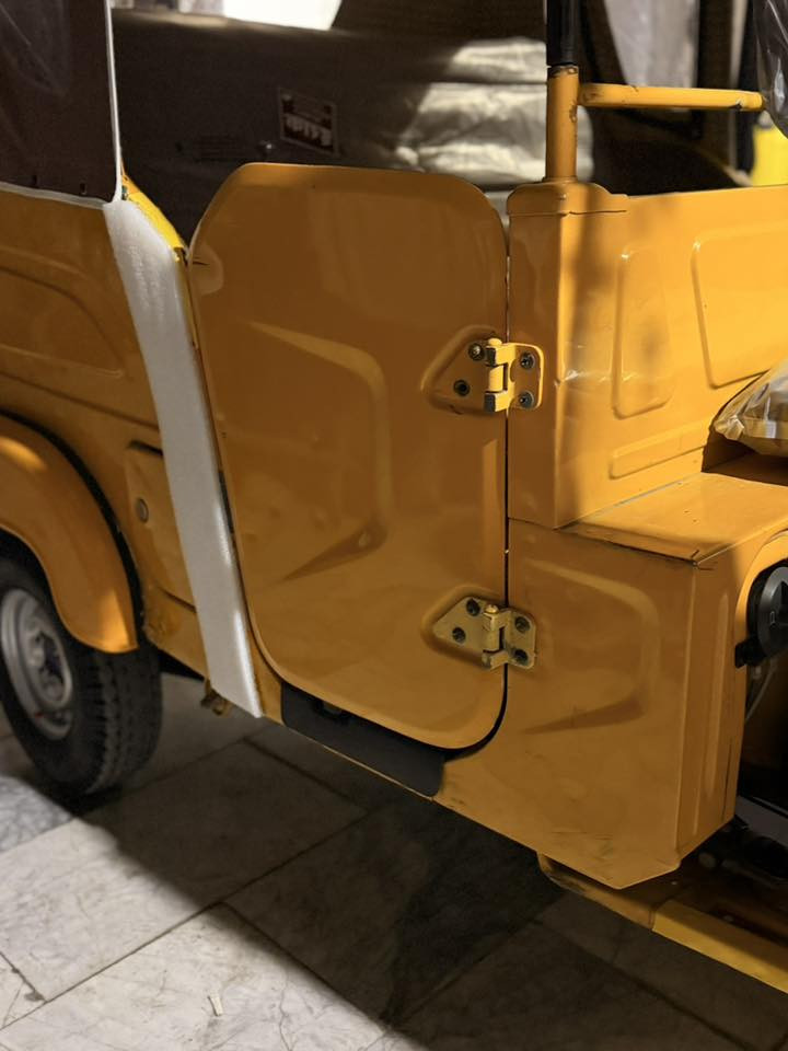 تكتك للبيع مديل ٢٠٢٢كفاله عامه ما عده شويه فوك الجمالغ الخلفي مشر عليه مكاني كربلاء أوراق البغدادي مكفوله للترقيم  الاستفسار ***********. السعر ٧٣٠٠ وبيه مجال
