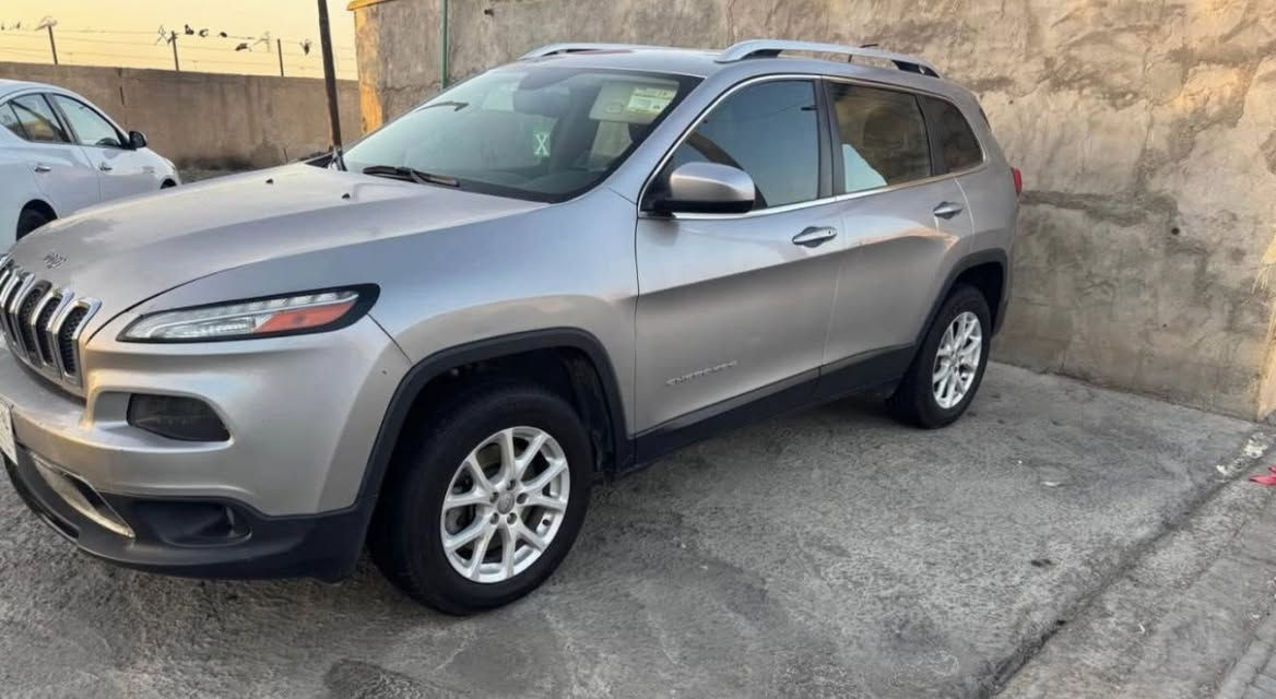 سلام عليكم 

سيارة جيب بغداد تحويل ثاني معوقين وصايره حره مديل 2017سيارة فول مواصفات بصمة صندوقك شفط سايد بريك بصمة كشن كهرباء سيارة جديدة حيل تخم تاير 
وارد امريكا بيها خشم البنيد والجاملغ عكس السايق مكينة 4سلندر /2400ستوها مفتوحة وعايديها غراضها كل اصلي من الوكاله السيارة جاهزه تخم تاير حداده تبريد 

حلوة ومناسبه 
السعر103وبيها مجال بسيط 
مكلف بالنشر 

مكاني البصرة
***********
