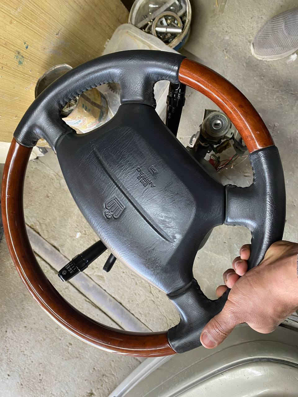 السلام عليكم ورحمه الله وبركاته
استيرن راس ثور كامل الشه كامله اي نقص مابيه دركه اصليه صاج عاج اصلي مو صبغ بلاديه شريط البداله ستيران كامل مو كهرباء حاويه وارد اليابان شرط الفحص 

***********
***********

موجود توصيل الجميع المحافظة العراق
