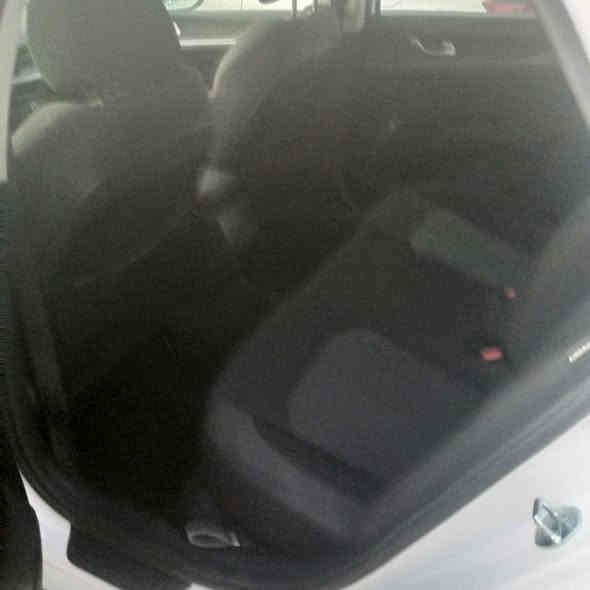 السلام عليكم كي5 موديل 25 حادثه موضح بل صوره السياره باب ثاني  شاشه دجتل رادار امامي رادار خلفي رادار جانبي تشغيل عن بعد مكينه 2500cc اربع وضعيات قياده السعر 185///// ***********
