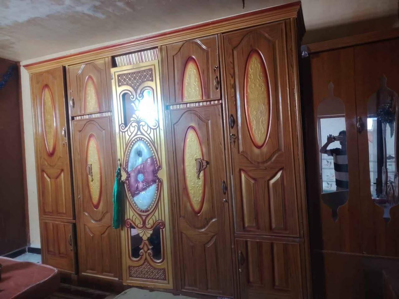 غرفه نضيفه مستعجل علئ البيع السعر ٤٠٠ وبيها مجال قليل مكاني الحسينيه القمانيات هاتف *********** الفارس, صلاح الدين
