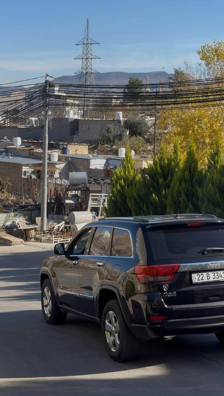 جيب لاريدو كلين تايتل مواصفات دبل اكسل 
فول بس بدون فتحه 
رقم سنوي جديد تحويل وكاله بشرط 
گير محرك بشرط 
سياره بدون صبخ بيها مكانين عل بارد 
سعر 148$ 
رقم موبايل ***********
مكاني دهوك زاخو, دهوك
