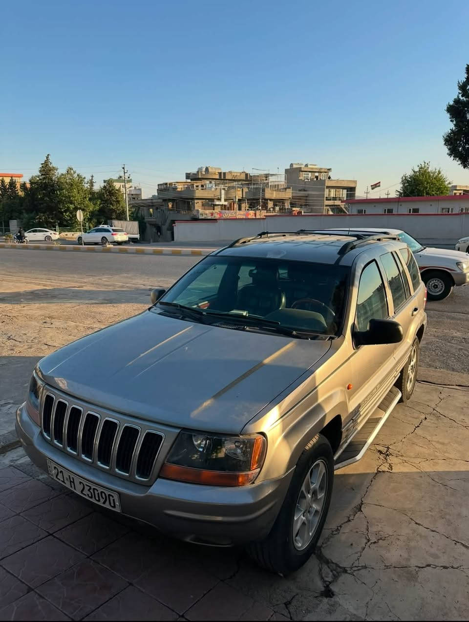 Jeep cheroke
جێب چیرۆکی 
مۆدێل (٢٠٠٠)
سەیارەکە ڕەقەم سلێمانیە 
سەنەوی تازەیە
سەیارەکە گێڕو مەکینەو دەبڵاکسلی بە شەرت
نرخ(٧٥)گەڵاو مەعامەلە
بۆ زانیاری زیاتر پەیەوەندی بکە بە(***********)
