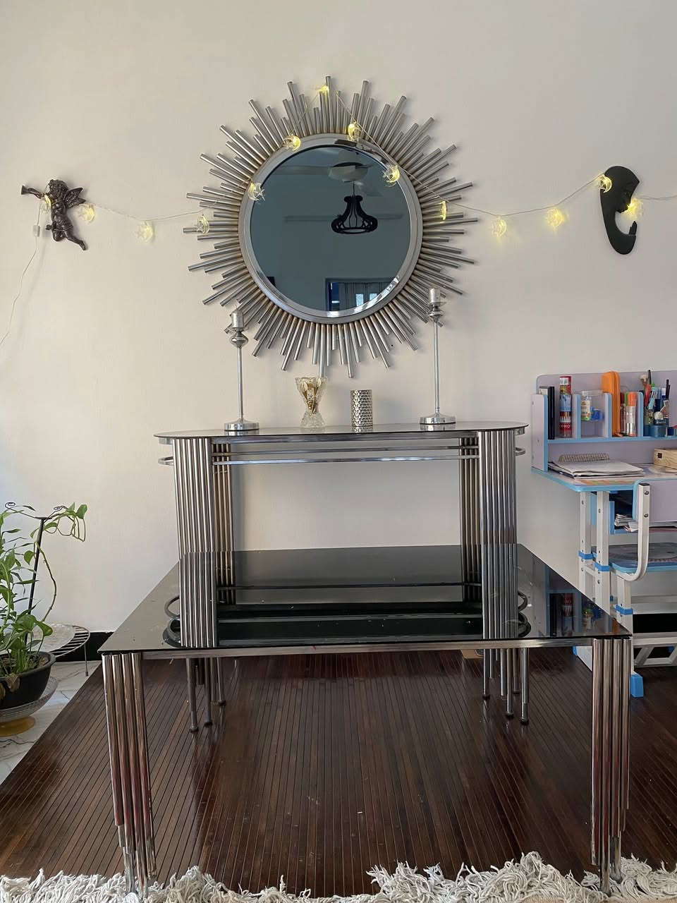 كونسور مع طبلة وسطية مستخدم نظيف بسعر 250.000 الف دينار بغداد الكرخ   هاتف ***********
