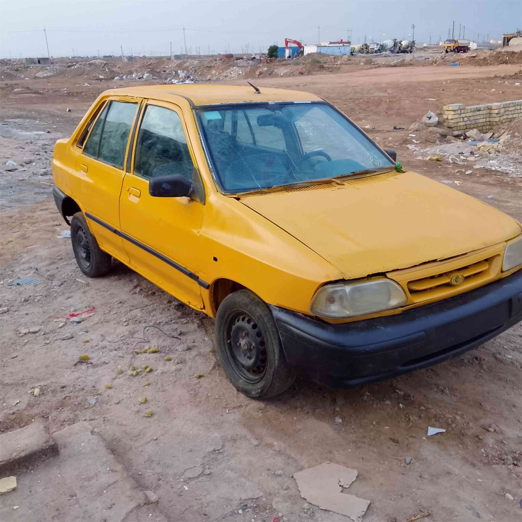 سلام عليكم م12رقم ميسان حمر جاهزه سعر 700الف كوم حديد ***********
