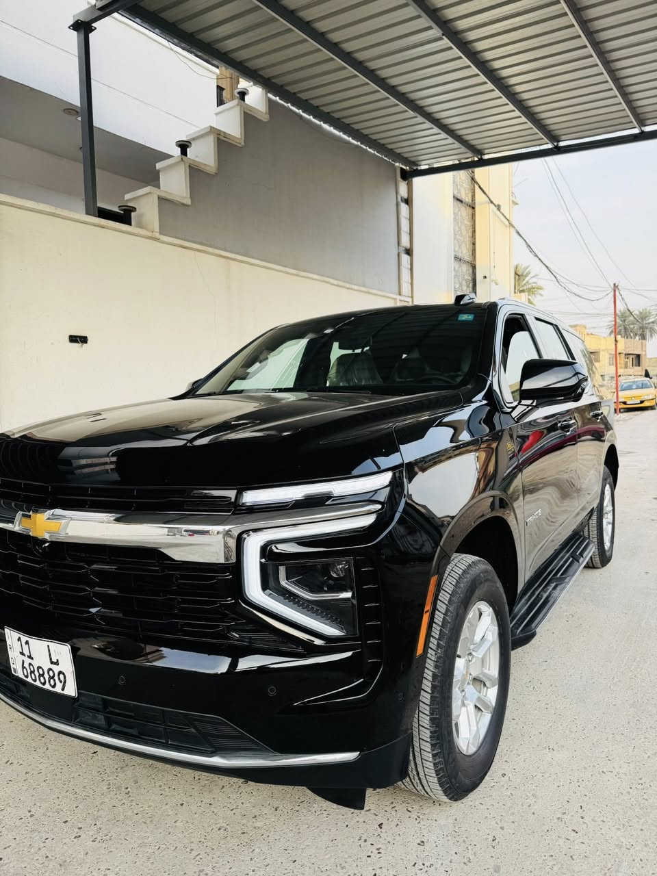 السلام وعليكم ورحمة الله وبركاته 

للبيع تاهو ls موديل 2025 ضمان وكالة المنصور 

معروفة مواصفات ls اعتيادية 
4 كامرات كير تعليق رادارت كشن هزاز تحذير 
تبريد مركزي لد نهاري اربع بيبان بصمة وباقي معروفة 

ماشية 30 الف كيلو متر 
مكفولة كفالة عامة ( فقط 3 رصعات بطرف البنيد موضحة بالصورة ) رقم بغداد مميز بأسمي 
مكان السيارة بغداد 
للاستفسار / *********** 
السعر 580 ورقة( 58.000 الف دولار)  وبيها مجال
