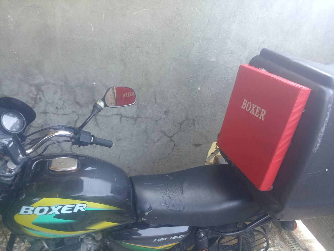 السلام عليكم
بوكسر ٢٠٢٠
مرقم بغداد باسمي الرقم الجديد مكينه وكير ما مفتوحه
كهربائيات كامله ما بيه نقص
دراجه حلوه مال شغل السعر ١٧٠٠
عنوان بغداد الجديده
***********
