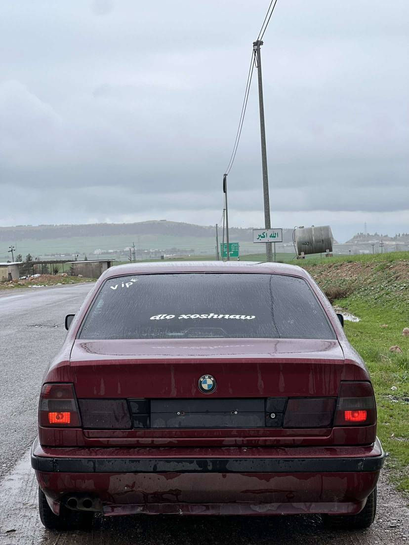 سەرەتا بەناوی خوای گەورەو میهرەبان bmw525 مۆدێل ١٩٩٤ قەپات مواسەفات تەنها سلایت نیە گێر مەکینە موس برانەوە ئەکسل بەشەرت تەبریت ساردو گەرم بەشەت سەنەوی ئەسلی لەگەرە چوار تاو ویلی Mی لۆکی لەسەرە بۆ زانیاری زیاتر پەیوەندی بکە بەم ژمارەیە *********** گەر موشتەری نیت سەرمان مەهێشێنە سیارەکە ماڵی دۆستە أربيل, العراق
