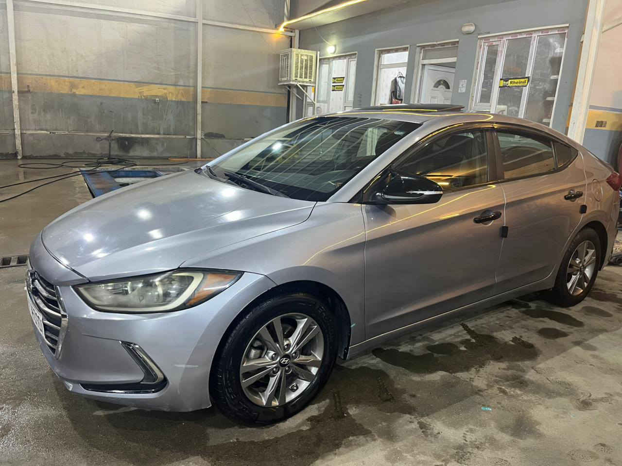 Elantra 2017 
135$
وارد امريكي 
مكينة ٢٠ دوش
سنوية ٢٨ باسمي 
كوبون بيها 
سيارة ما بيها صبغ 
بس بوند مبدل تجاري
سيارة اخو الفول
تواصل 
*********** موصل, نينوى
