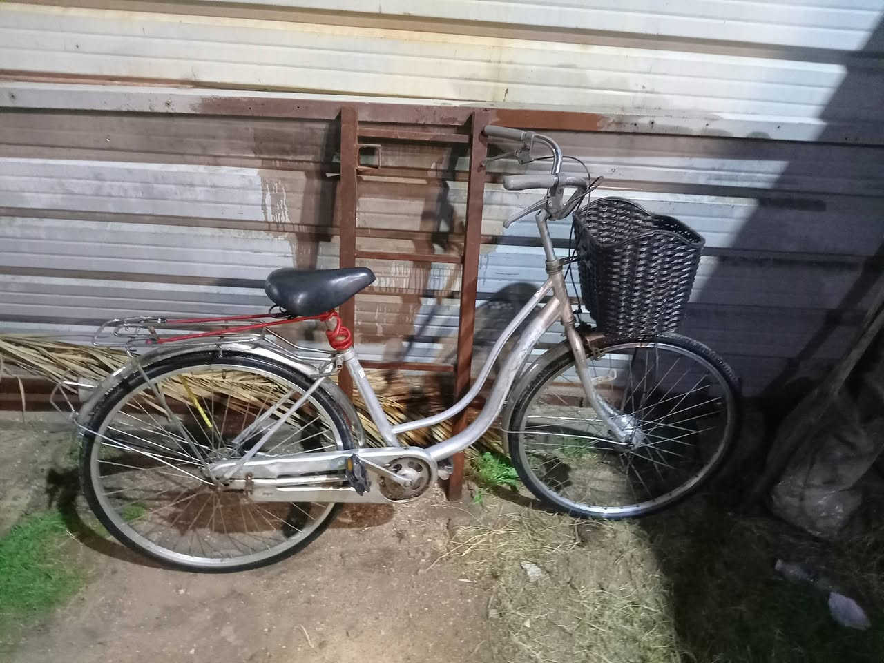 بايسكل بناتي للبيع
كلشي ما بيه

الزنجيل مدهن

فسفور ورا موجود

بريكات شغالة خلفي وامامي

الحجم 26

ستيرن عدل ومو معووج

السعر 90 واكو مجال

للاستفسار على الواتساب هذا الرقم مالتي

***********

العنوان حي الاعلام مثلجات الريان

وملاحظة اذا عندك بايسكل بناتي تعال نراوس
