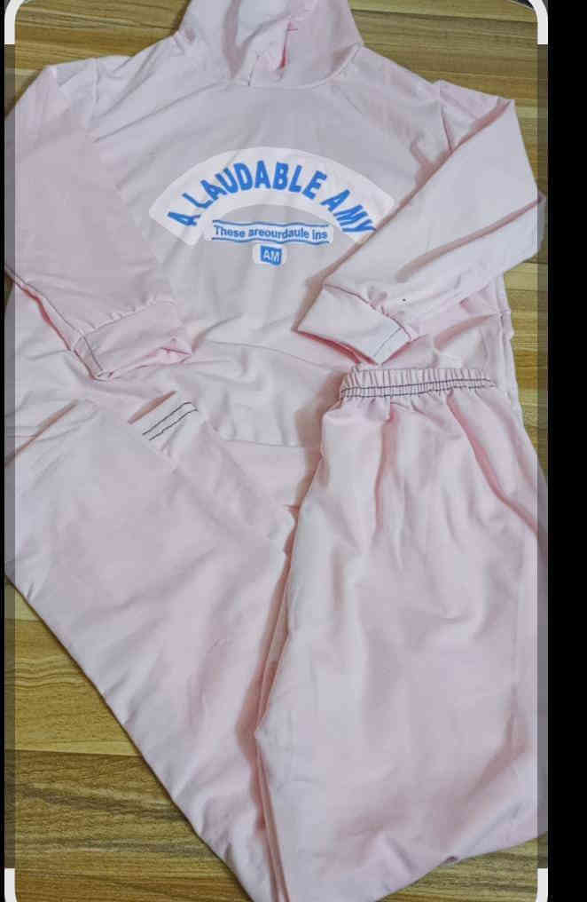 ملابس اطفال شتائي بات بات 
سعر التراك 5الف 
توصيل بغداد ومحافظات 5
الحجز مراسلة الصفحه 
او على رقم واتساب ***********
