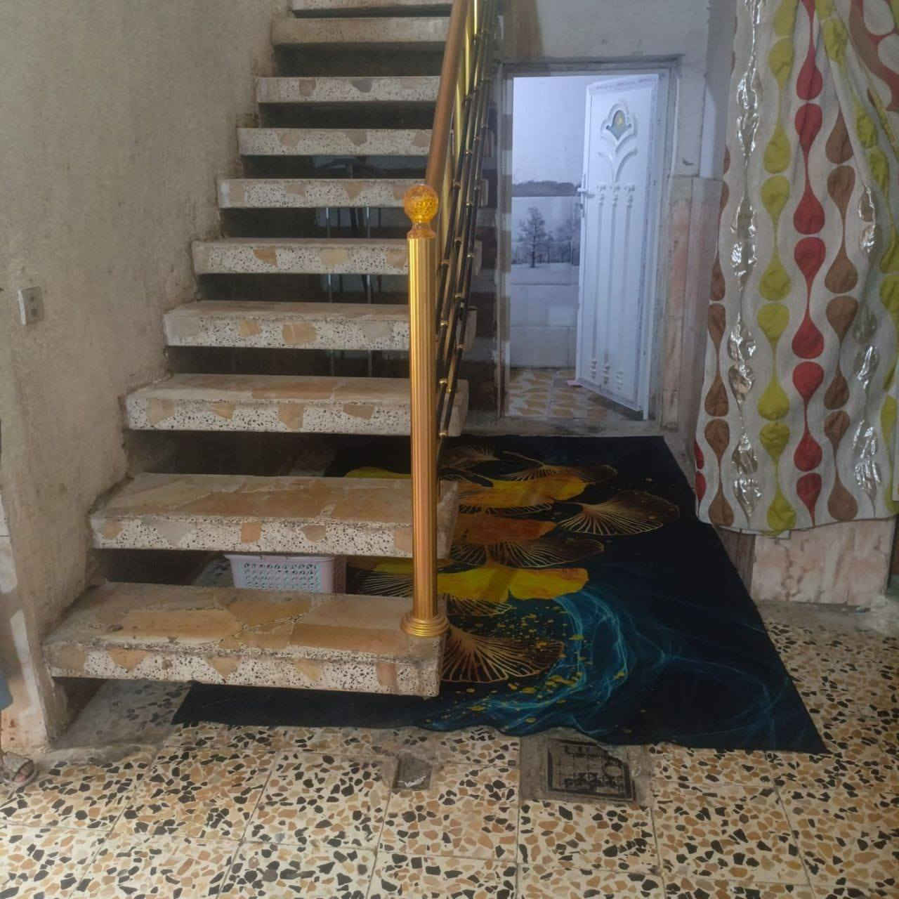 بيت 200متر في حي دجله قرب مدرسه المربد قرب حي الفنانين  زراعي يتكون من غرفتين نوم +ستقبال +صاله +صحيات خارجه وداخليه +طرمه جبيره +مساحه  العرض3الطول 12متر السعر 70وبي مجال

تواصل واتساب ***********
