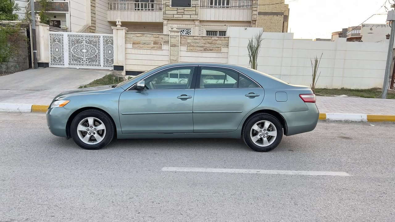 للبيع فقط
كامري 2007 كلين بدون ضربه بدون صبغ مكفولة
محرك 2400 
تبريد تدفئة كهربائيات كلها شغالة 
تخم تاير جديد كاتم 
رقم بغداد بأسمي تحويل مباشر 
بعدها على وضع الشركة 
ترايك وين متريد متصرف عليهة كلشي
السعر 114 وبيهة مجال حگ جيتك 
العنوان صلاح الدين قضاء العلم 
***********
